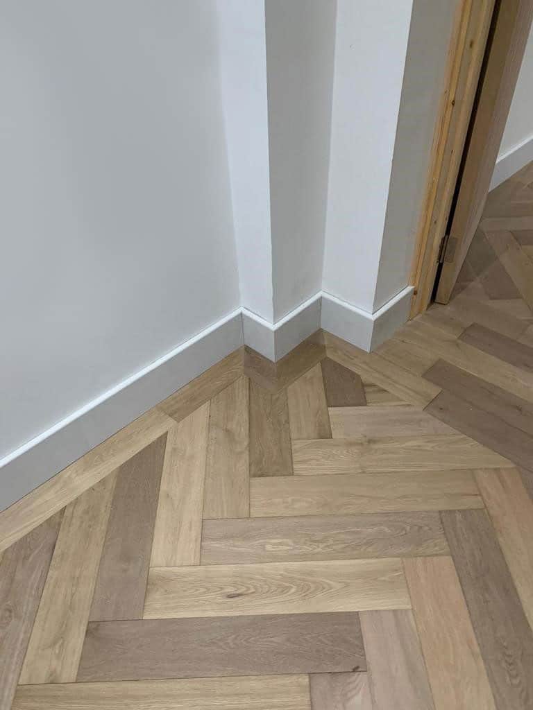 Istoria-Bespoke-St.Pauls-(All-colour-variations)-120x600mm-Herringbone-by-Jordan-Andrews-6